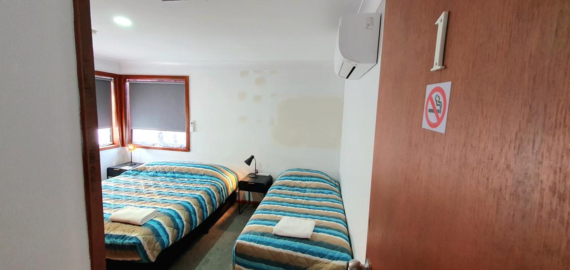 Goldrush Motel Young Cbd Екстериор снимка